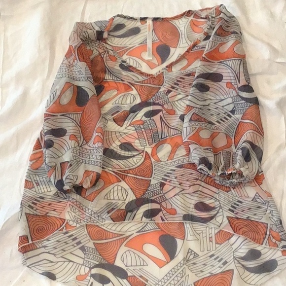 Renee C. Sheer Patterned Top Size Small - Picture 1 of 2